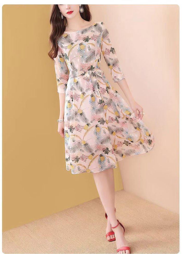 Chanel香奈兒 法國專櫃同步新款 2019春夏新款 簡約氣質 雪紡 提花印花連衣裙  xly1363